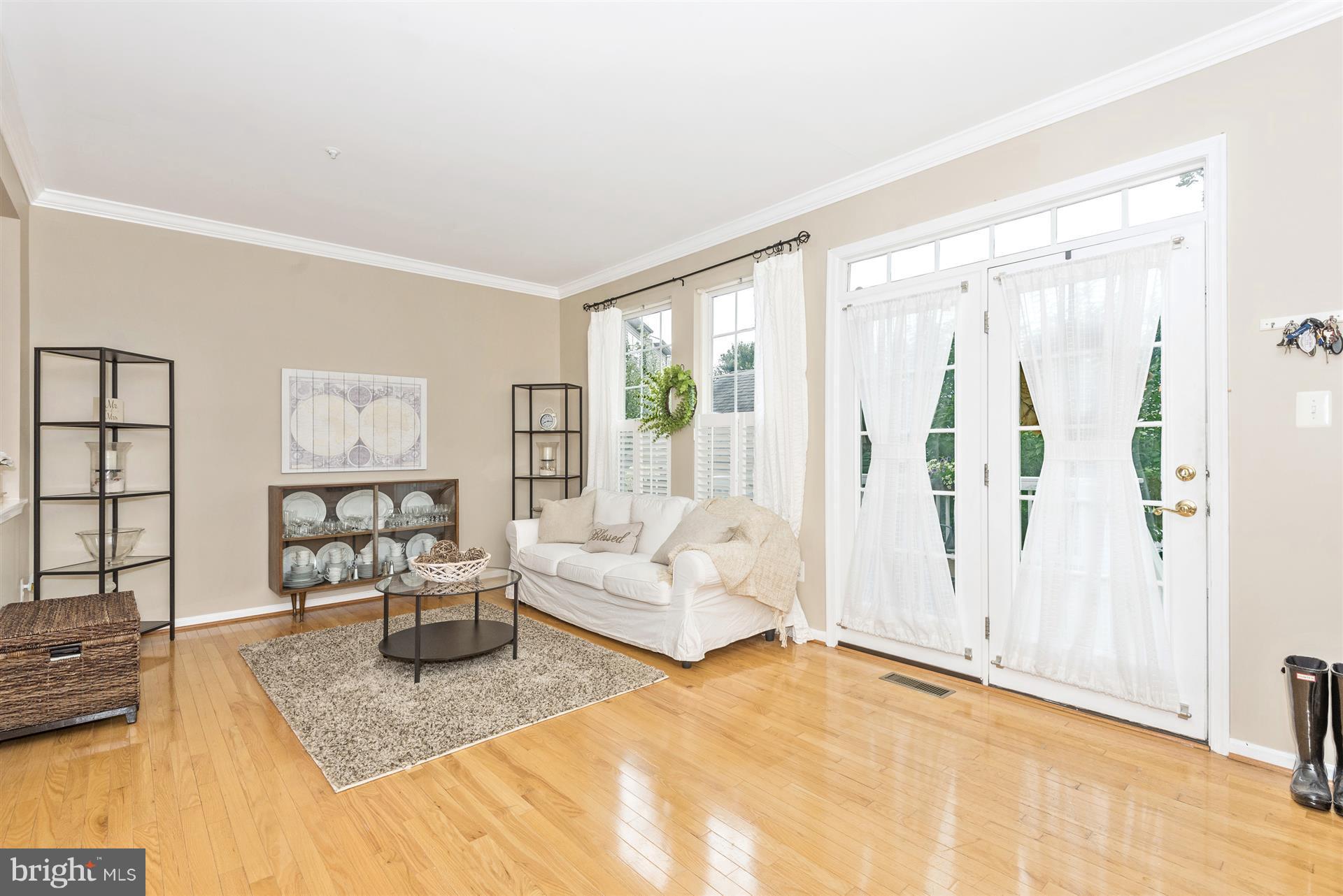 1735 Emory Street Frederick, MD 21701 - Photo 12 of 30 Living Room
