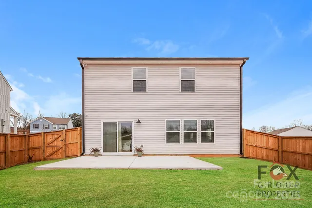 a front view of house with yard
