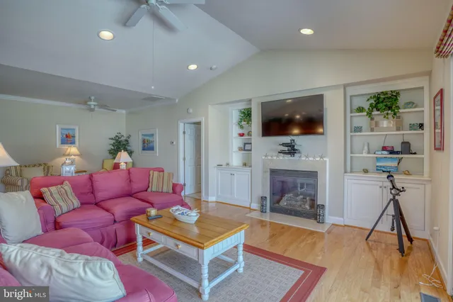 a front view of house with yard and porch