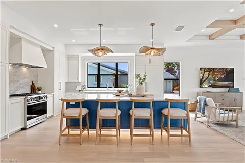 $2,999,000 | 2200 11th Street North, Naples, FL 34103