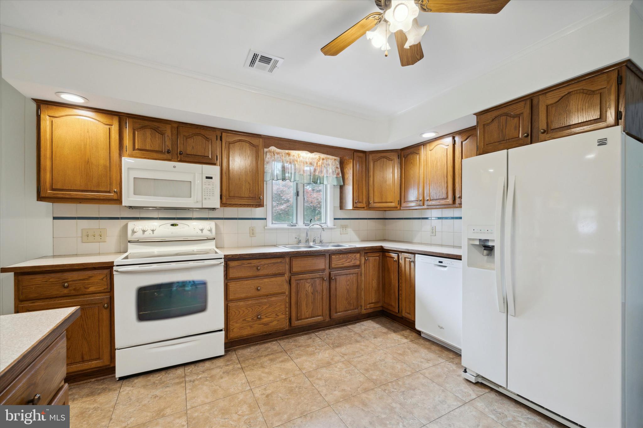 128 Morris Road Harleysville, PA 19438 - Photo 8 of 40 Kitchen