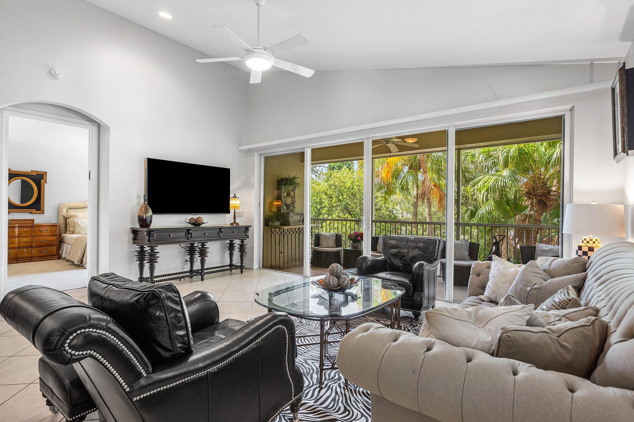 6184 Island Bend, Unit D Boca Raton, FL 33496 - Photo 12 of 54 Family room