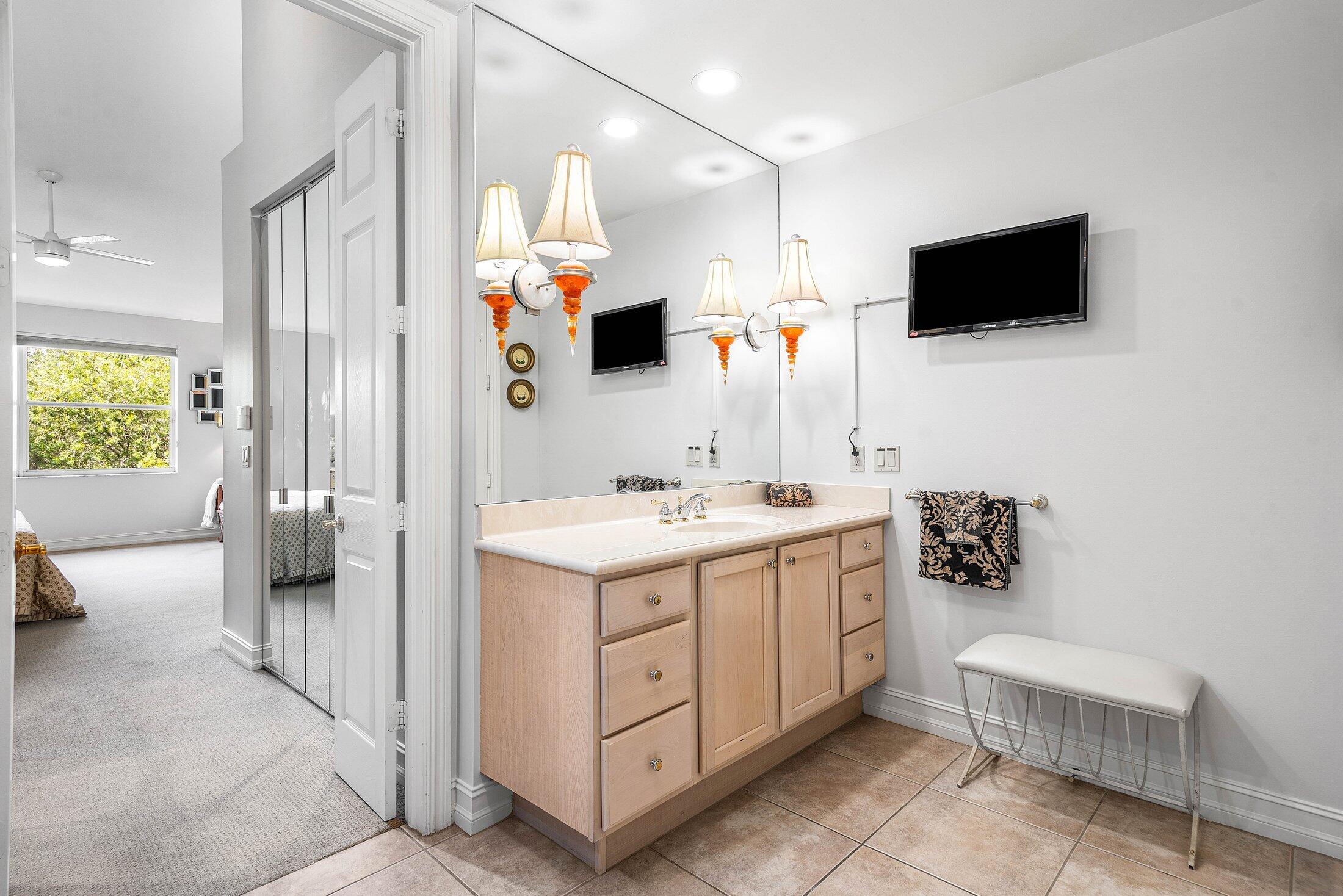 6184 Island Bend, Unit D Boca Raton, FL 33496 - Photo 20 of 54 Primary Bathroom