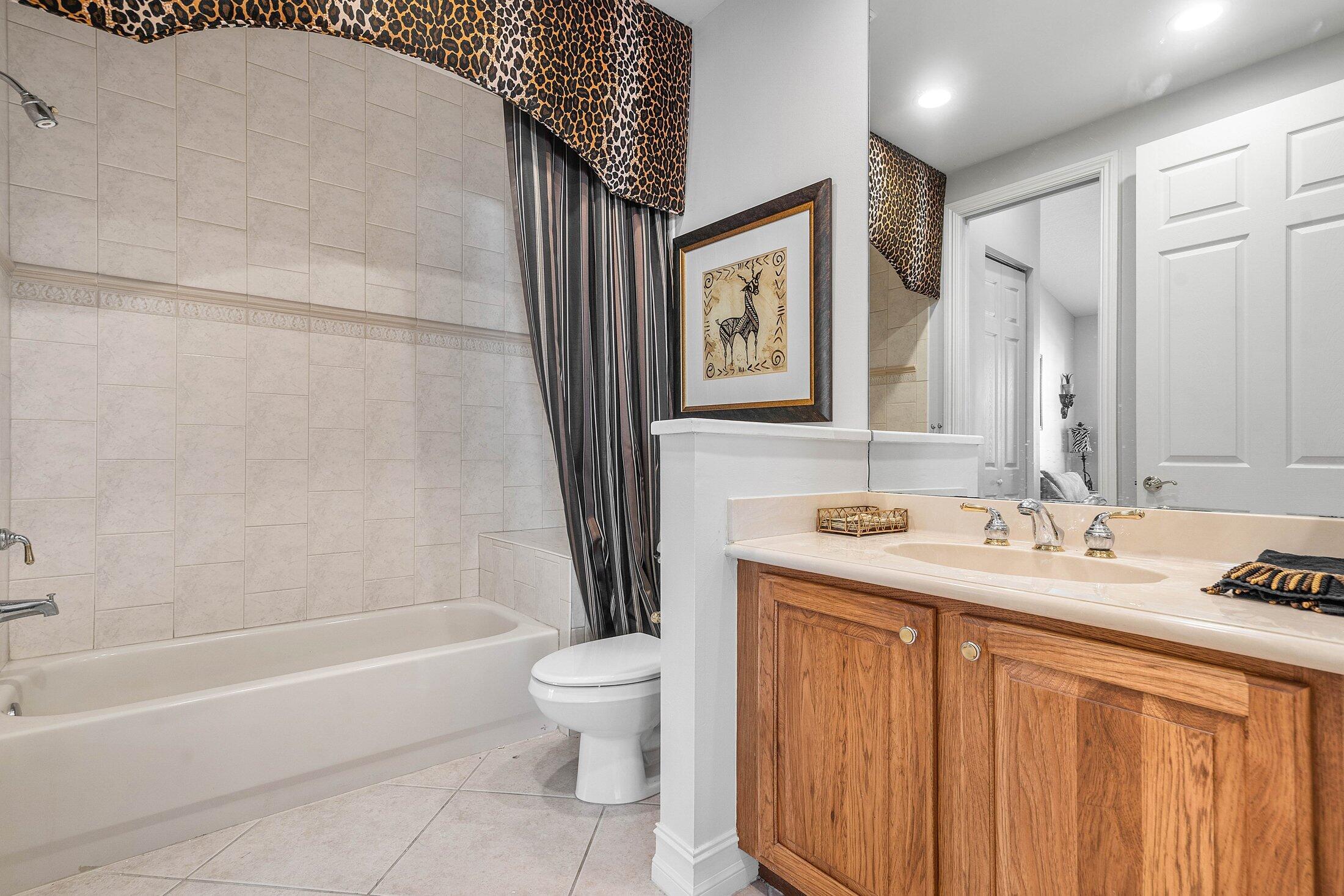 6184 Island Bend, Unit D Boca Raton, FL 33496 - Photo 26 of 54 3rd Bathroom