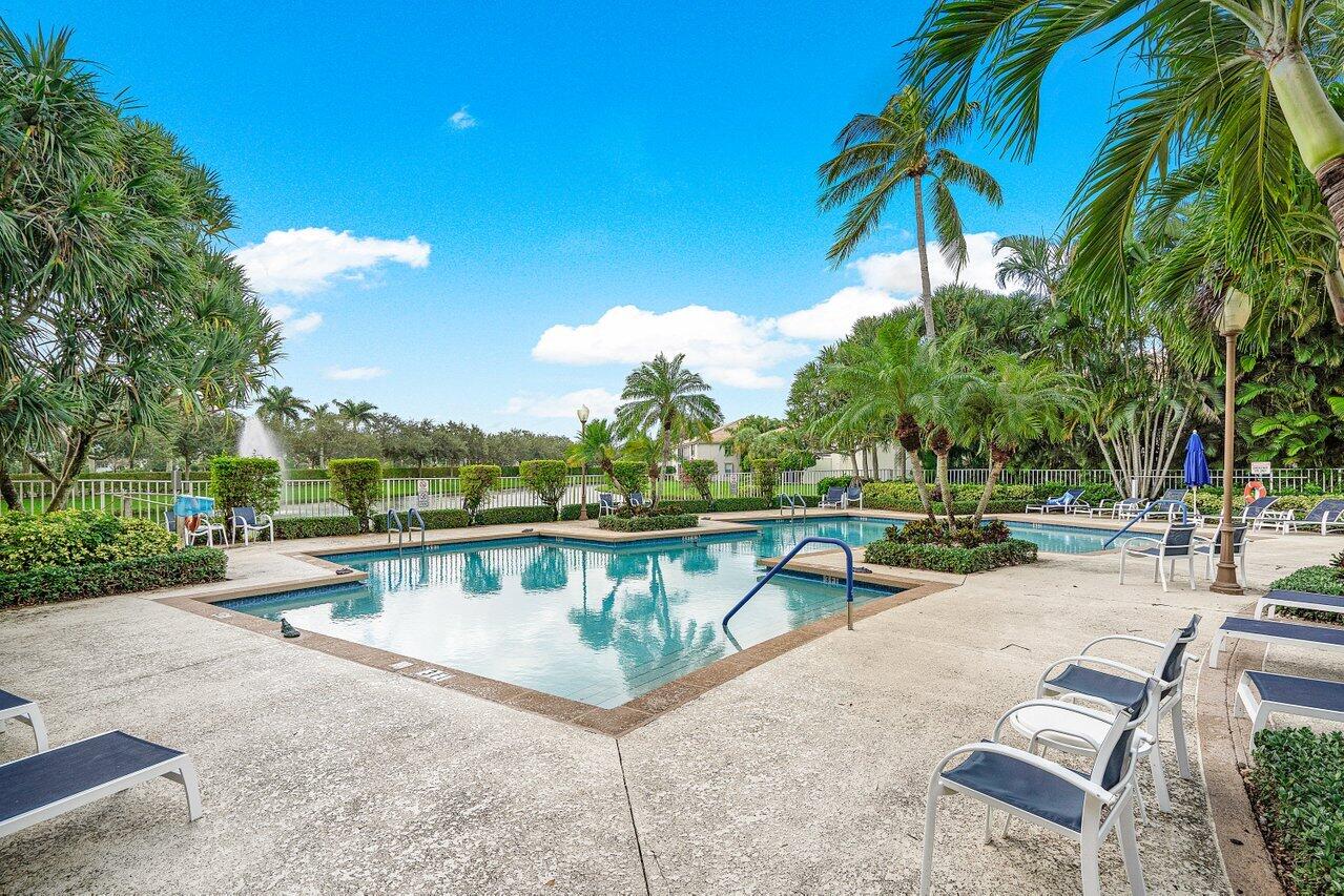 6184 Island Bend, Unit D Boca Raton, FL 33496 - Photo 31 of 54 Coquina pool