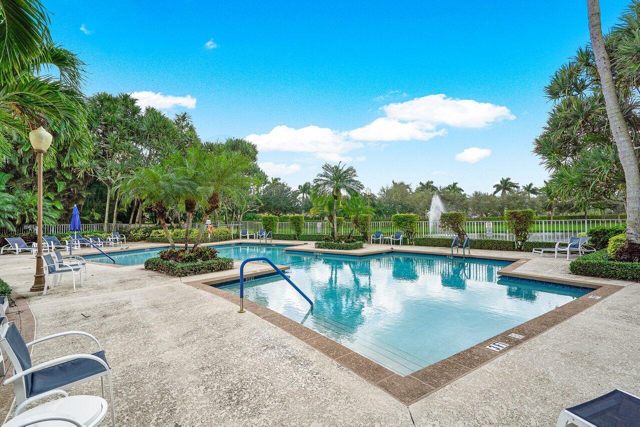 6184 Island Bend, Unit D Boca Raton, FL 33496 - Photo 32 of 54 Coquina pool