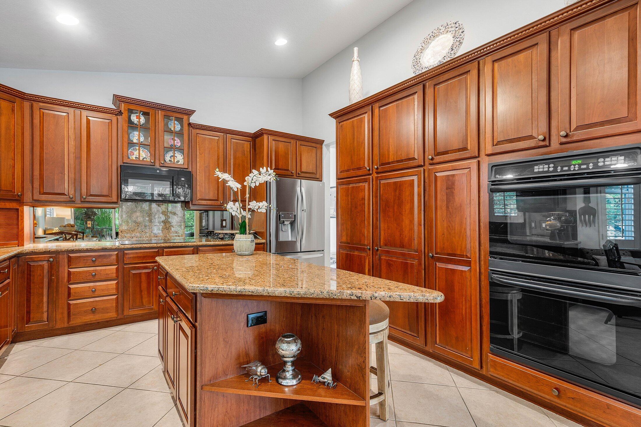 6184 Island Bend, Unit D Boca Raton, FL 33496 - Photo 9 of 54 Kitchen