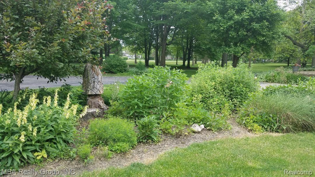 14371 Grafton Road Carleton, MI 48117 - Photo 24 of 81 Grafton yard 4.jpg