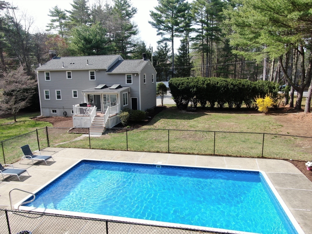 138 Fairbank Road Sudbury, MA 01776 - Photo 3 of 40