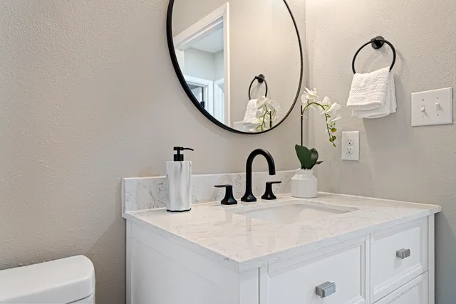 $225,900 | 207 Oglesby Avenue, Crestview, FL 32536