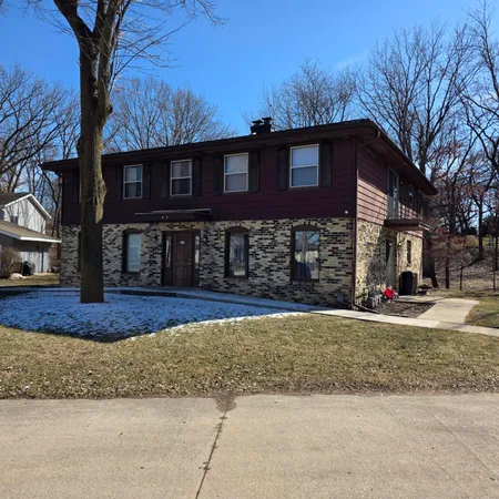 $499,900 | 801 Teutonia Drive, Burlington, WI 53105
