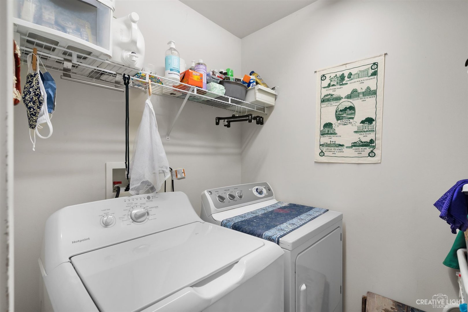 1005 Crane Point Elgin, IL 60124 - Photo 14 of 18 a utility room with dryer and washer