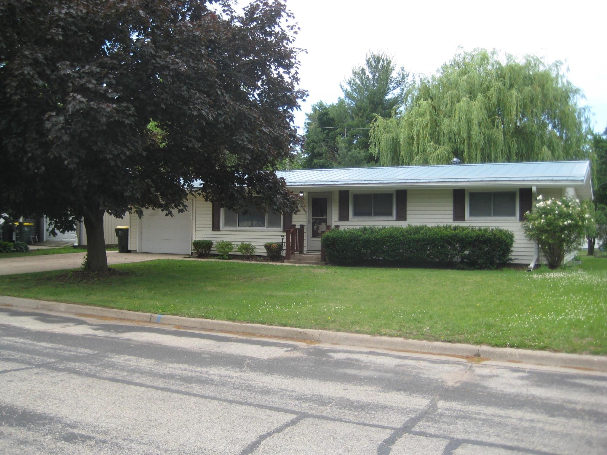 1111 South 5th Street Prairie du Chien, WI 53821 - Photo 2 of 26
