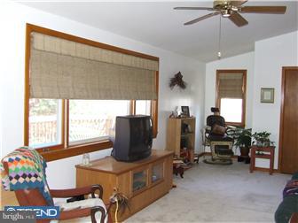 201 Signal Road Drexel Hill, PA 19026 - Photo 10 of 12 Family Room
