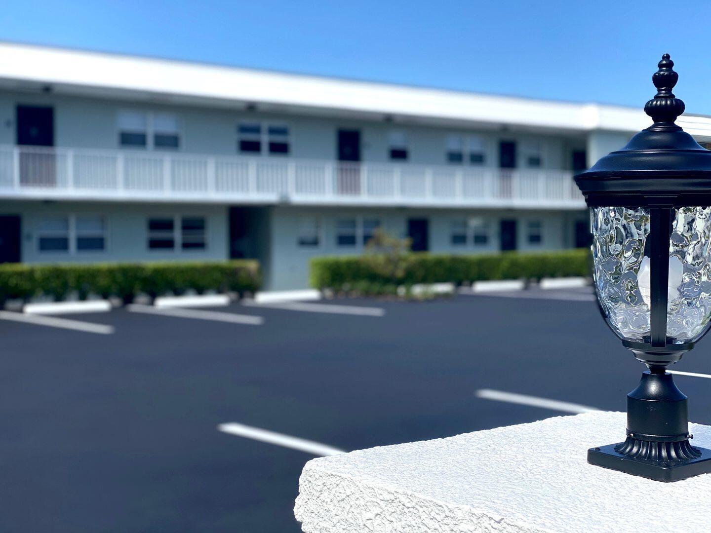 665 Glouchester Street, Unit 10 Boca Raton, FL 33487 - Photo 14 of 19 55