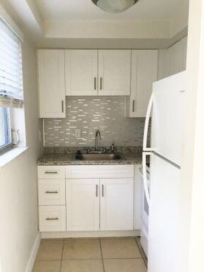 665 Glouchester Street, Unit 10 Boca Raton, FL 33487 - Photo 2 of 19 medium