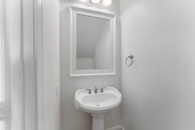 $785,000 | 14 Riva Row, The Woodlands, TX 77380