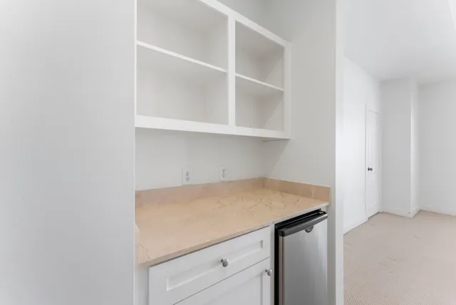 $785,000 | 14 Riva Row, The Woodlands, TX 77380