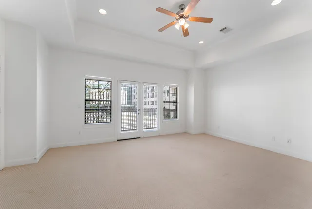 $785,000 | 14 Riva Row, The Woodlands, TX 77380