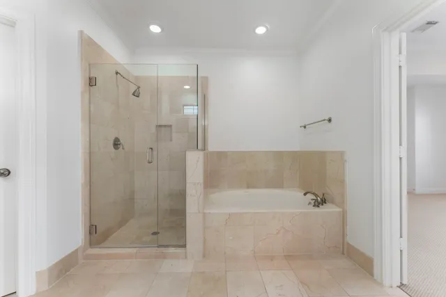 $785,000 | 14 Riva Row, The Woodlands, TX 77380