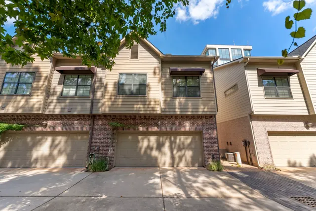 $785,000 | 14 Riva Row, The Woodlands, TX 77380