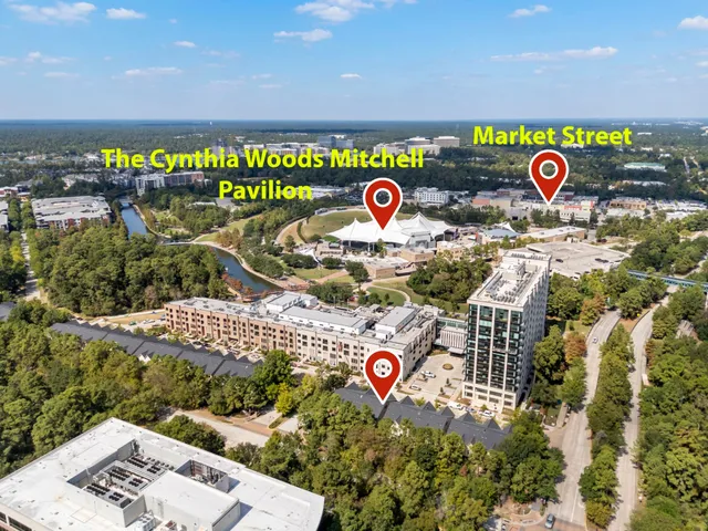 $785,000 | 14 Riva Row, The Woodlands, TX 77380