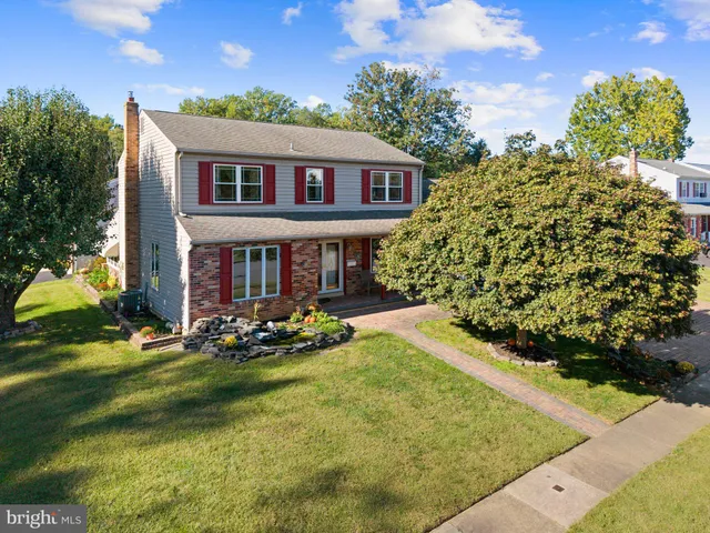 $540,000 | 423 Sir Galahad Drive, Brookhaven, PA 19015