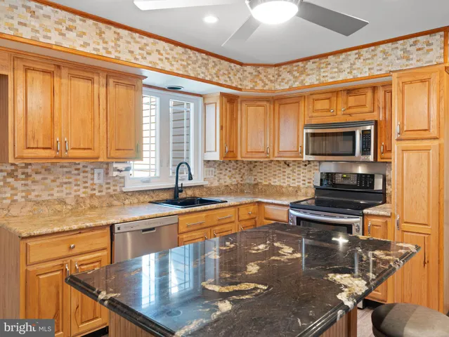 $540,000 | 423 Sir Galahad Drive, Brookhaven, PA 19015