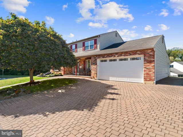 $540,000 | 423 Sir Galahad Drive, Brookhaven, PA 19015