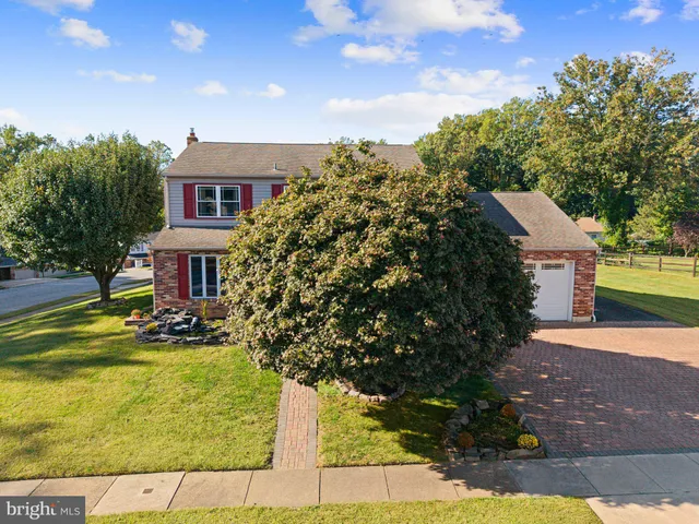 $540,000 | 423 Sir Galahad Drive, Brookhaven, PA 19015