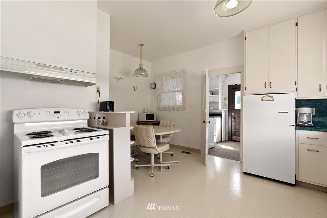 1704 Park Avenue Raymond, WA 98577 - Photo 13 of 27