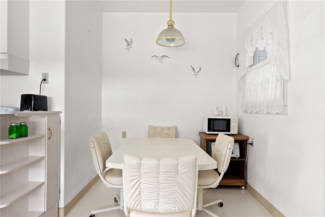 1704 Park Avenue Raymond, WA 98577 - Photo 15 of 27