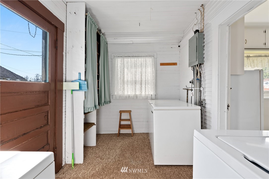 1704 Park Avenue Raymond, WA 98577 - Photo 17 of 27