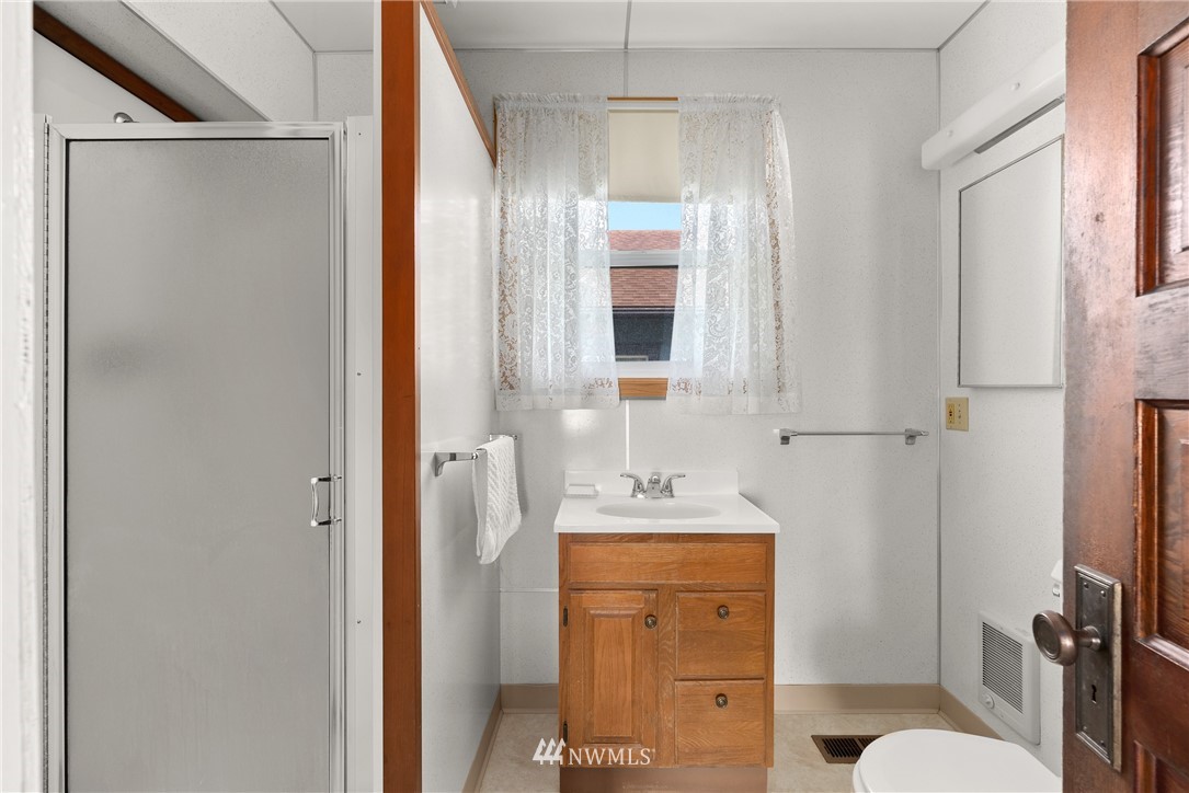 1704 Park Avenue Raymond, WA 98577 - Photo 20 of 27