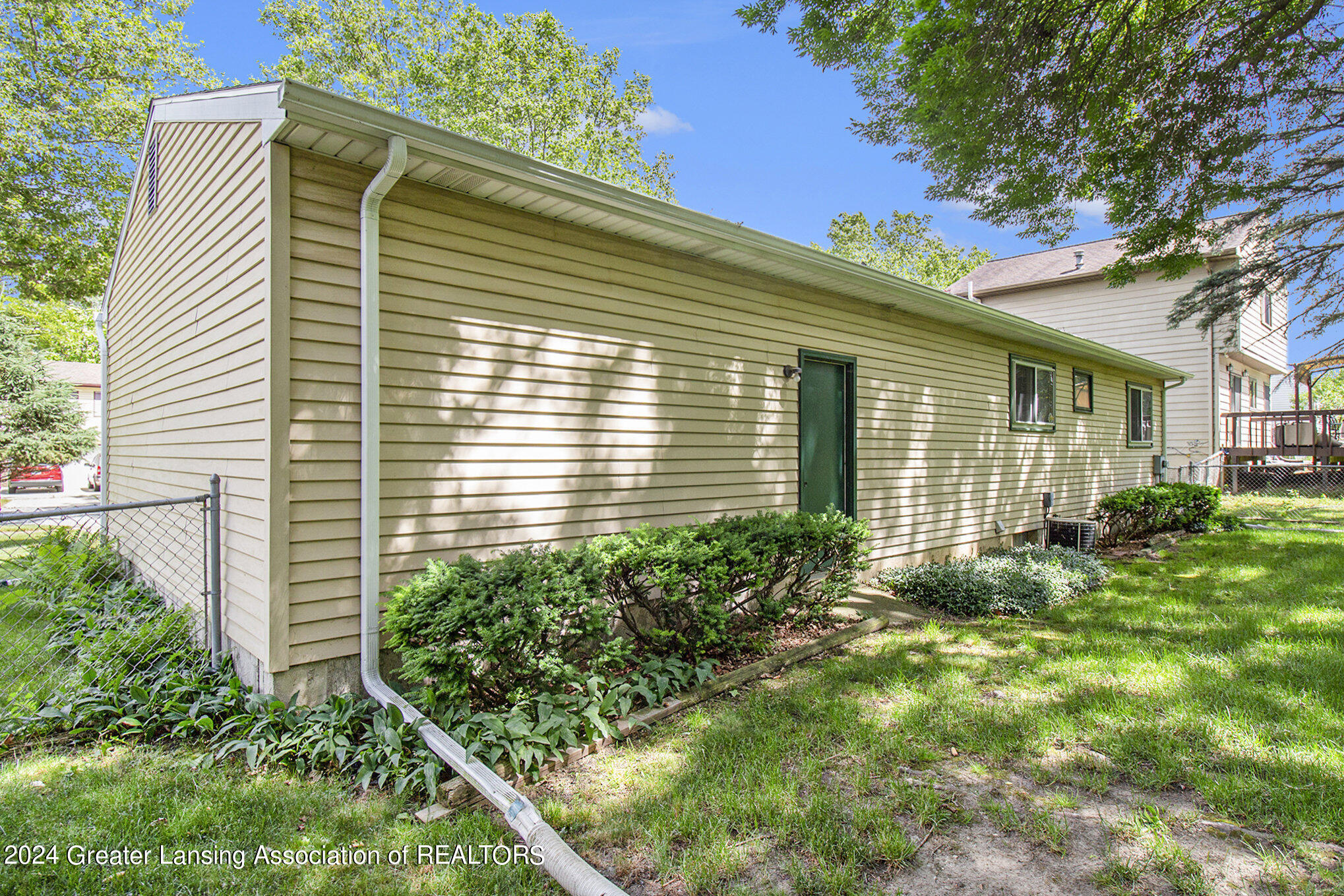 2411 Byrnes Road Lansing, MI 48906 - Photo 18 of 21 018_img_6248