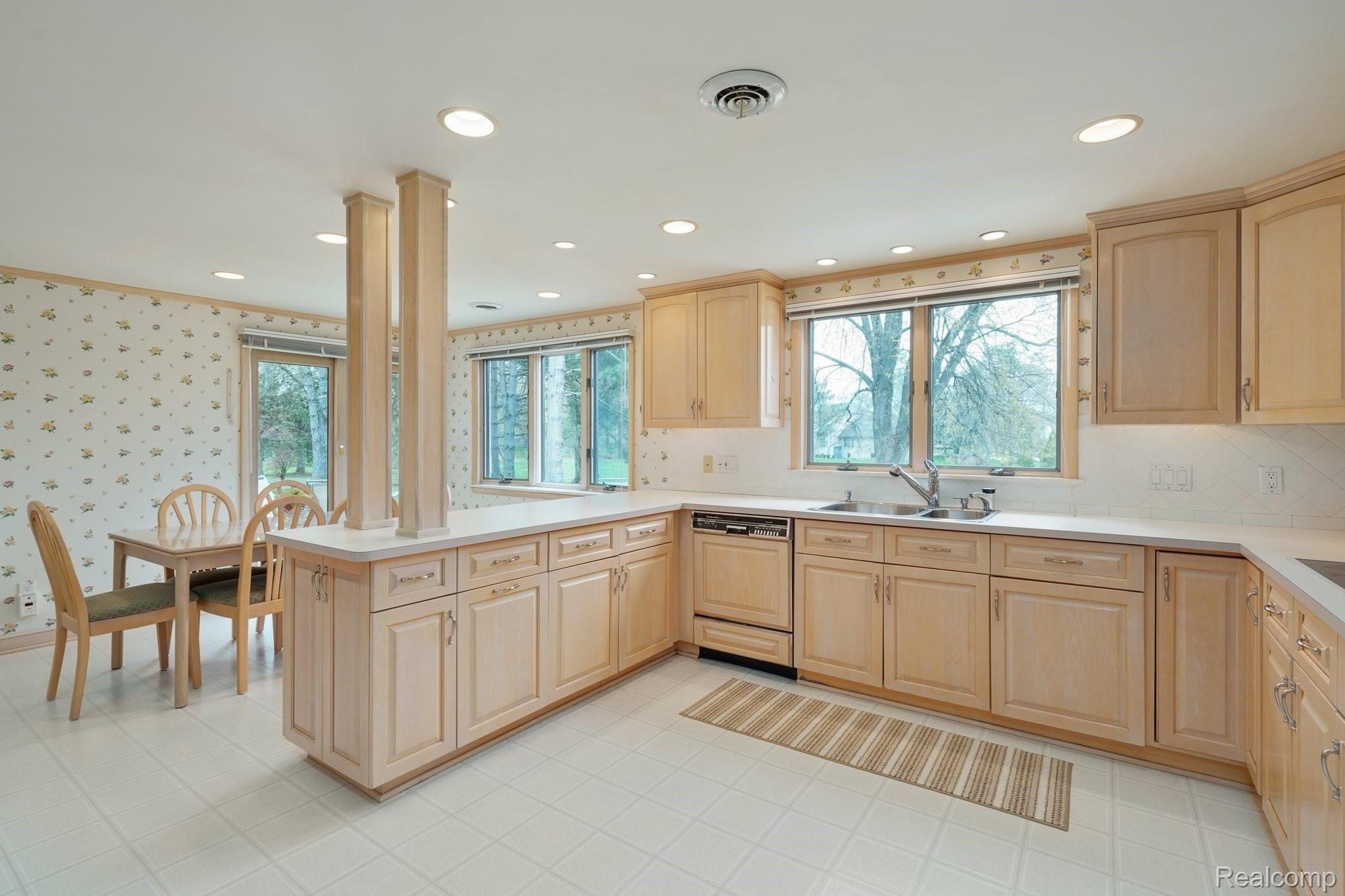 17834 Millar Road Clinton Township, MI 48036 - Photo 3 of 51 17834 Millar Road Clinton- 13.jpg