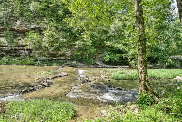 $950,000 | 204 Burntmill Ford Road, Byrdstown, TN 38549