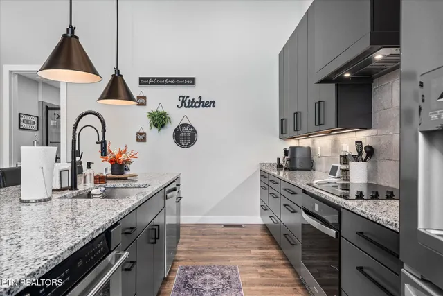 $950,000 | 204 Burntmill Ford Road, Byrdstown, TN 38549