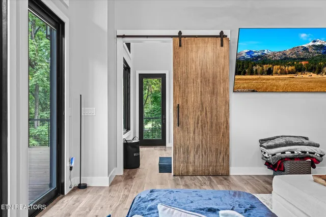 $950,000 | 204 Burntmill Ford Road, Byrdstown, TN 38549