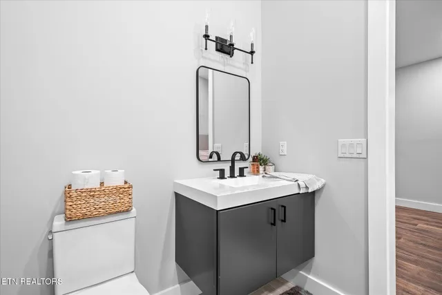 $950,000 | 204 Burntmill Ford Road, Byrdstown, TN 38549