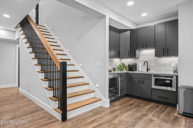 $950,000 | 204 Burntmill Ford Road, Byrdstown, TN 38549