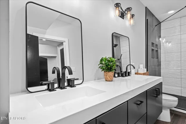 $950,000 | 204 Burntmill Ford Road, Byrdstown, TN 38549