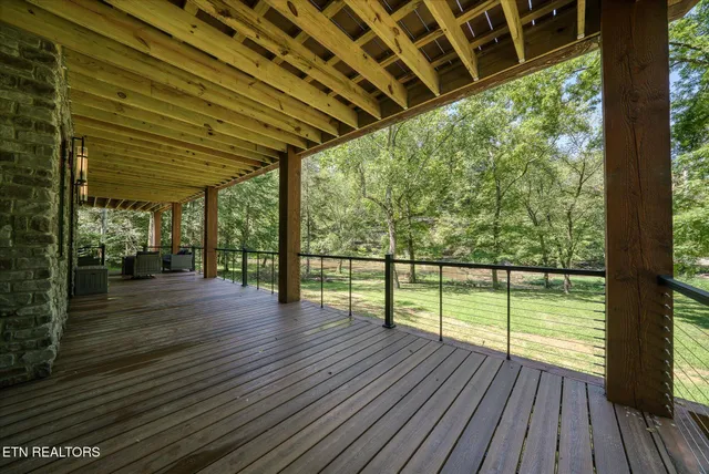 $950,000 | 204 Burntmill Ford Road, Byrdstown, TN 38549