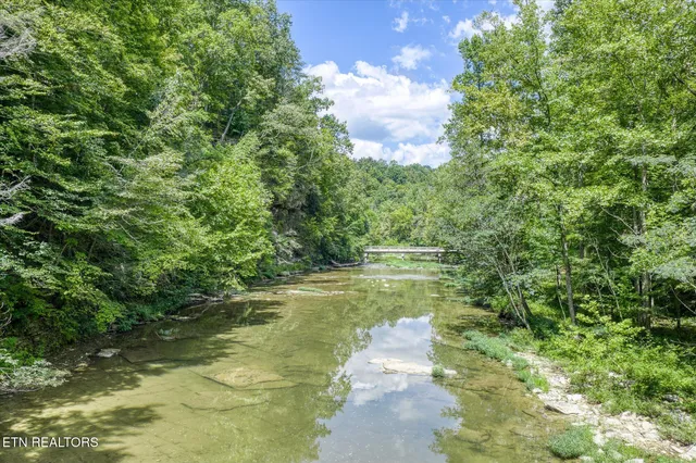 $950,000 | 204 Burntmill Ford Road, Byrdstown, TN 38549