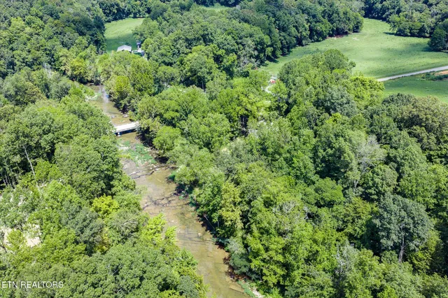 $950,000 | 204 Burntmill Ford Road, Byrdstown, TN 38549
