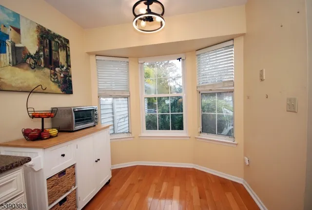 $599,900 | 16 Iroquois Trail, Somerville, NJ 08876