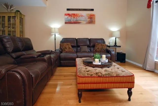 $599,900 | 16 Iroquois Trail, Somerville, NJ 08876