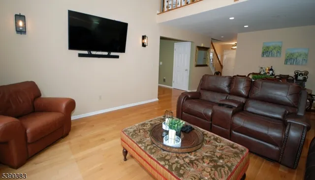 $599,900 | 16 Iroquois Trail, Somerville, NJ 08876