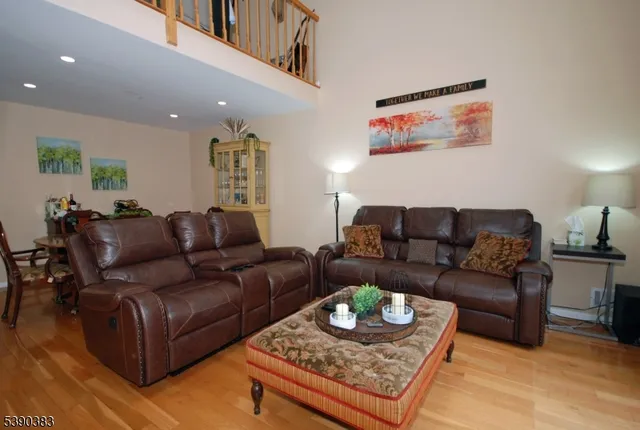 $599,900 | 16 Iroquois Trail, Somerville, NJ 08876