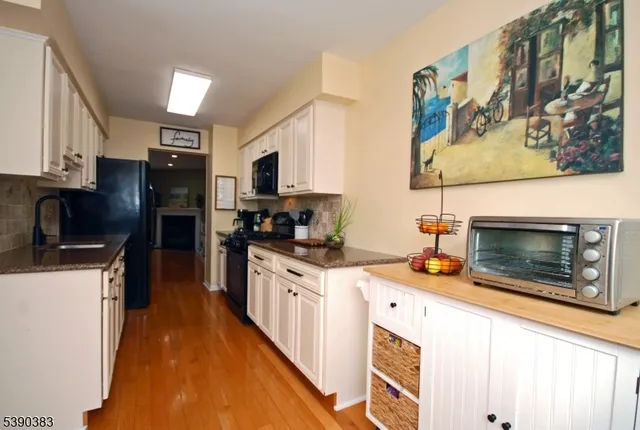 $599,900 | 16 Iroquois Trail, Somerville, NJ 08876